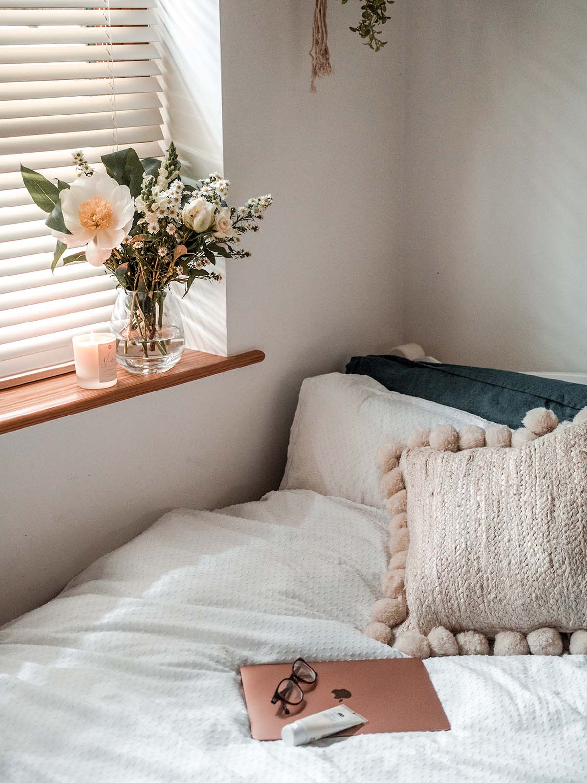 Decorating A Small Bedroom