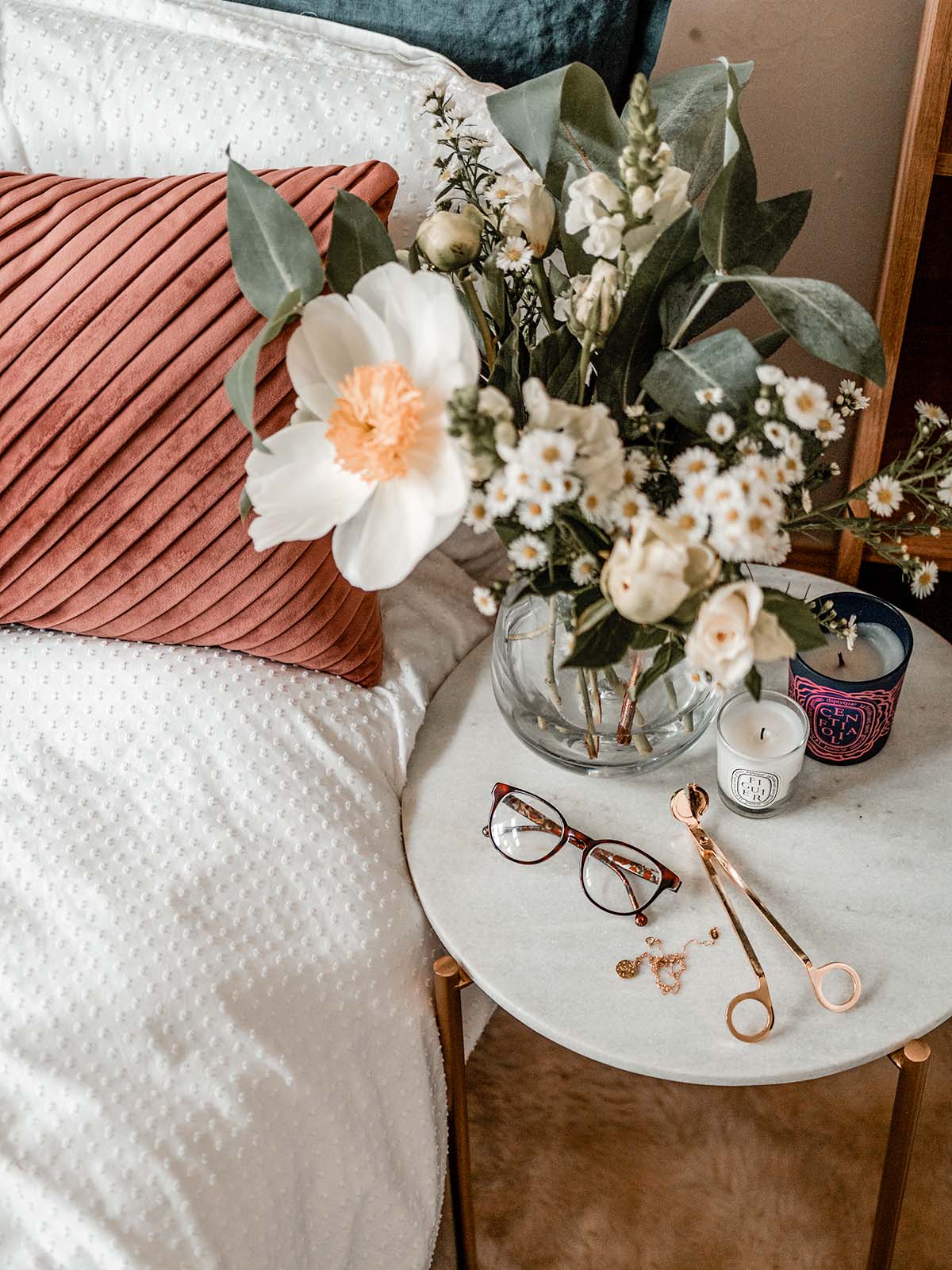 Decorating A Small Bedroom