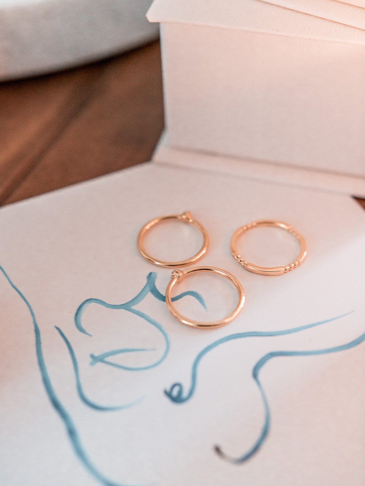 dainty jewellery favourites daisy rings necklaces gold pretty jewellery pieces