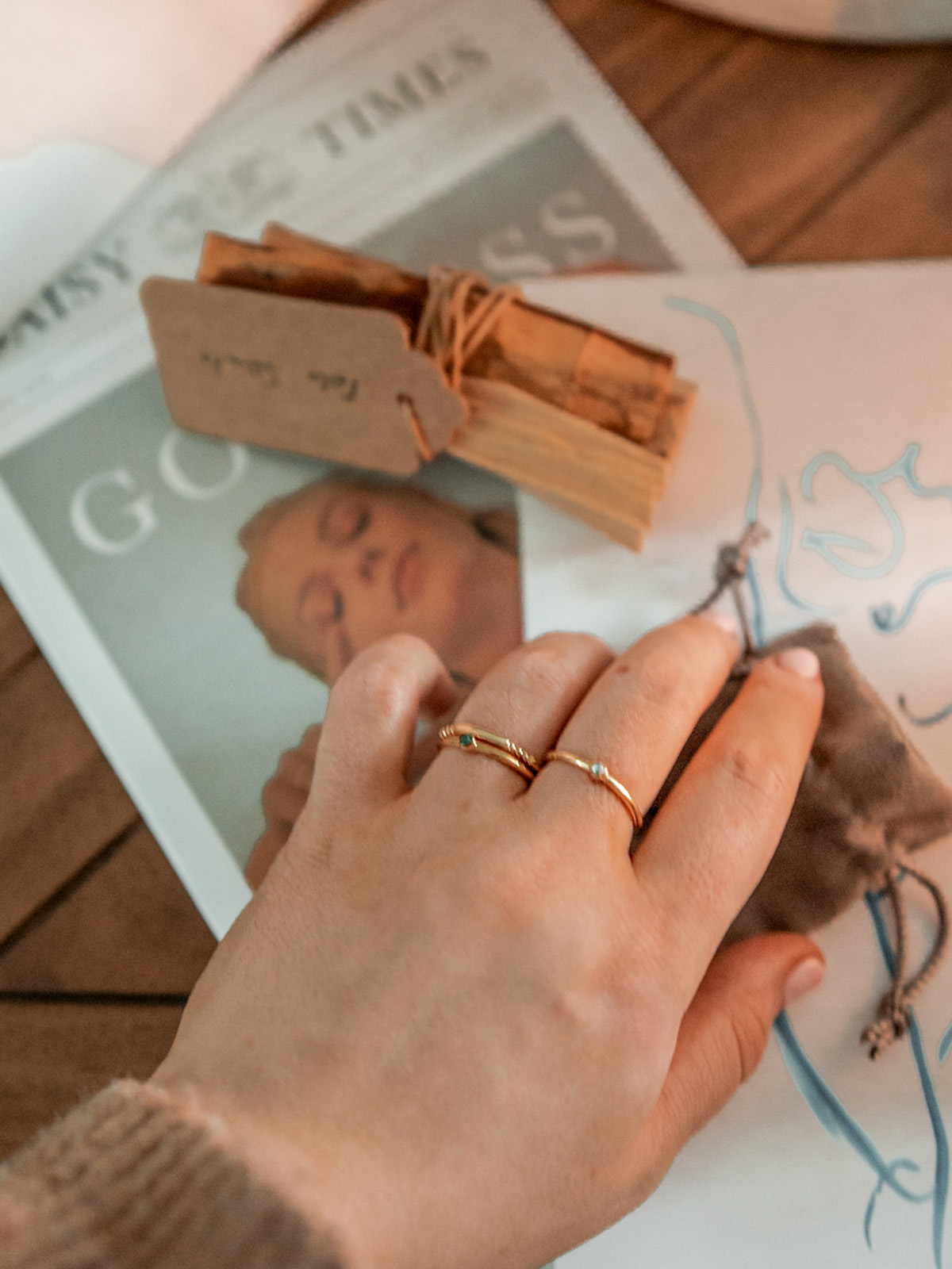 dainty jewellery favourites daisy rings necklaces gold pretty jewellery pieces