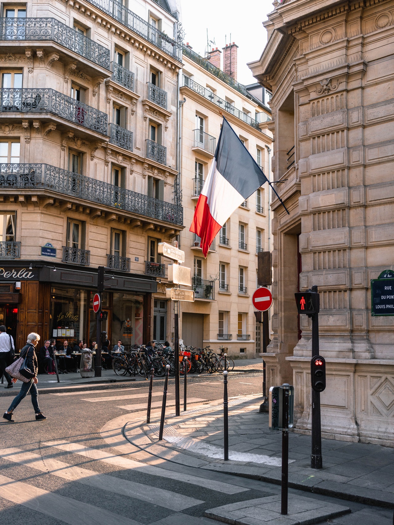 A Quick Guide To Studying Abroad In Paris.