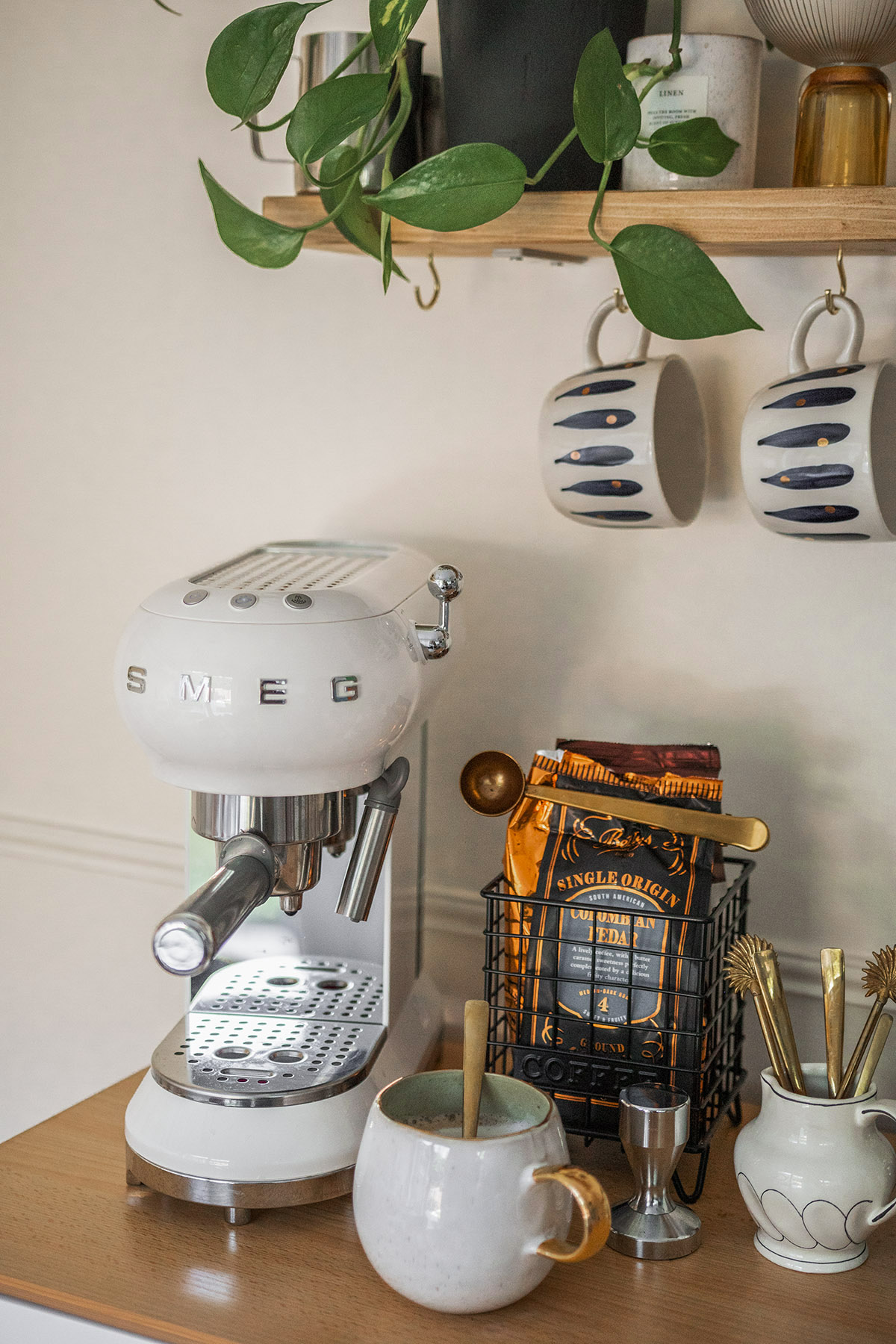 smeg espresso coffee machine review white ECF01WHUK