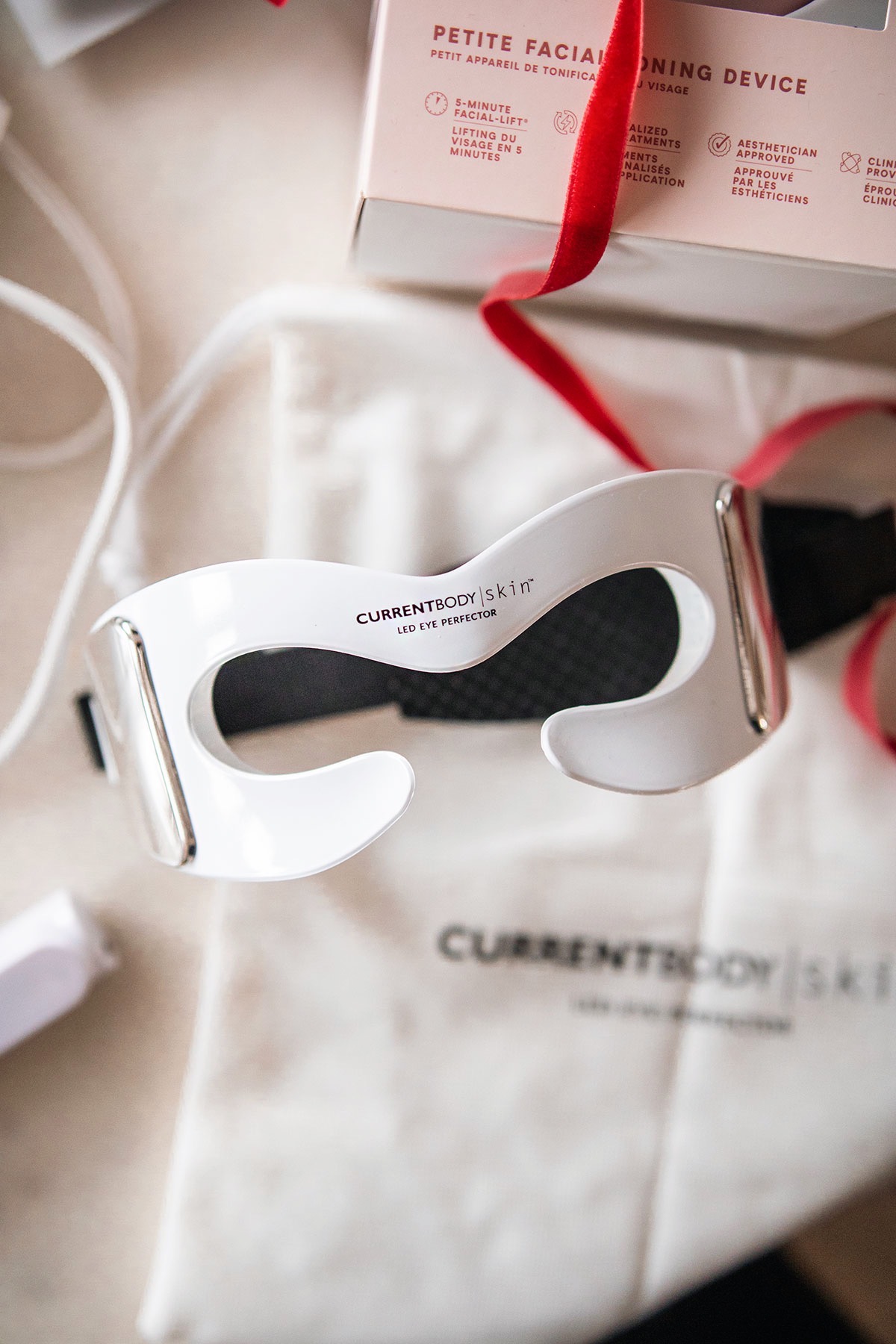 currentbody review beauty devices led mask light therapy skincare tips