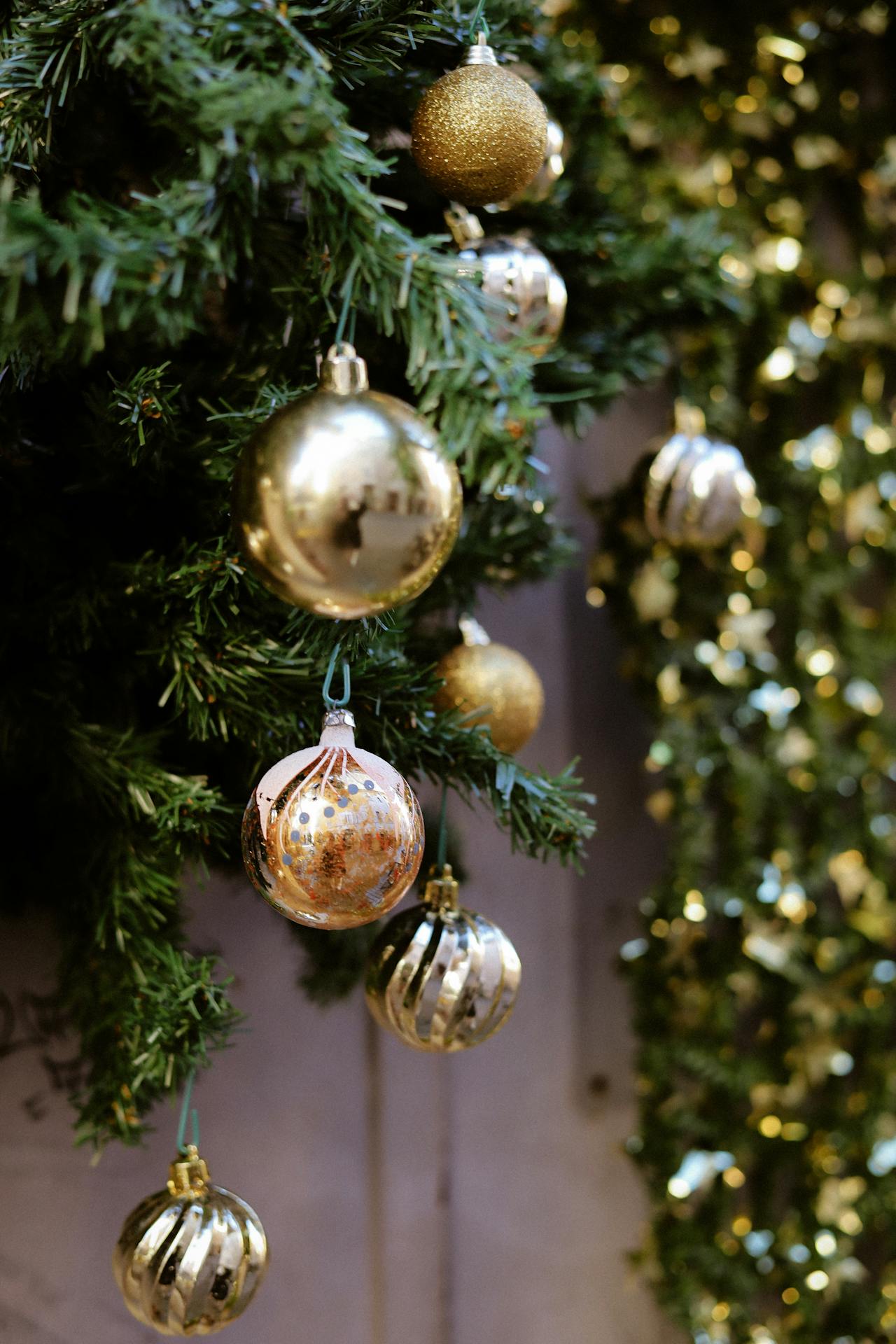 8 Ways To Prep Your Home For Christmas Day.