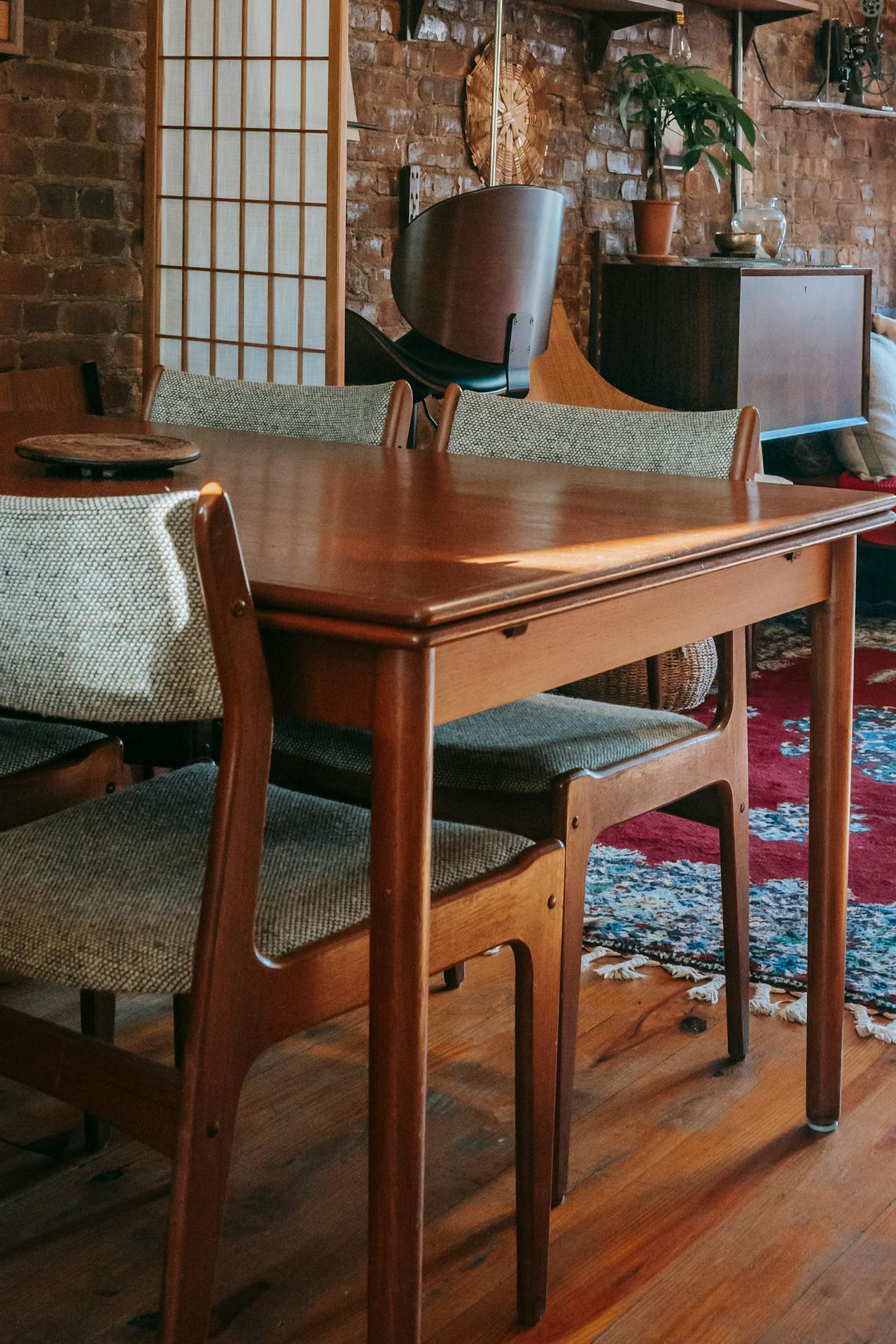 The Role of Extendable Tables in Mid-Century Modern Homes.