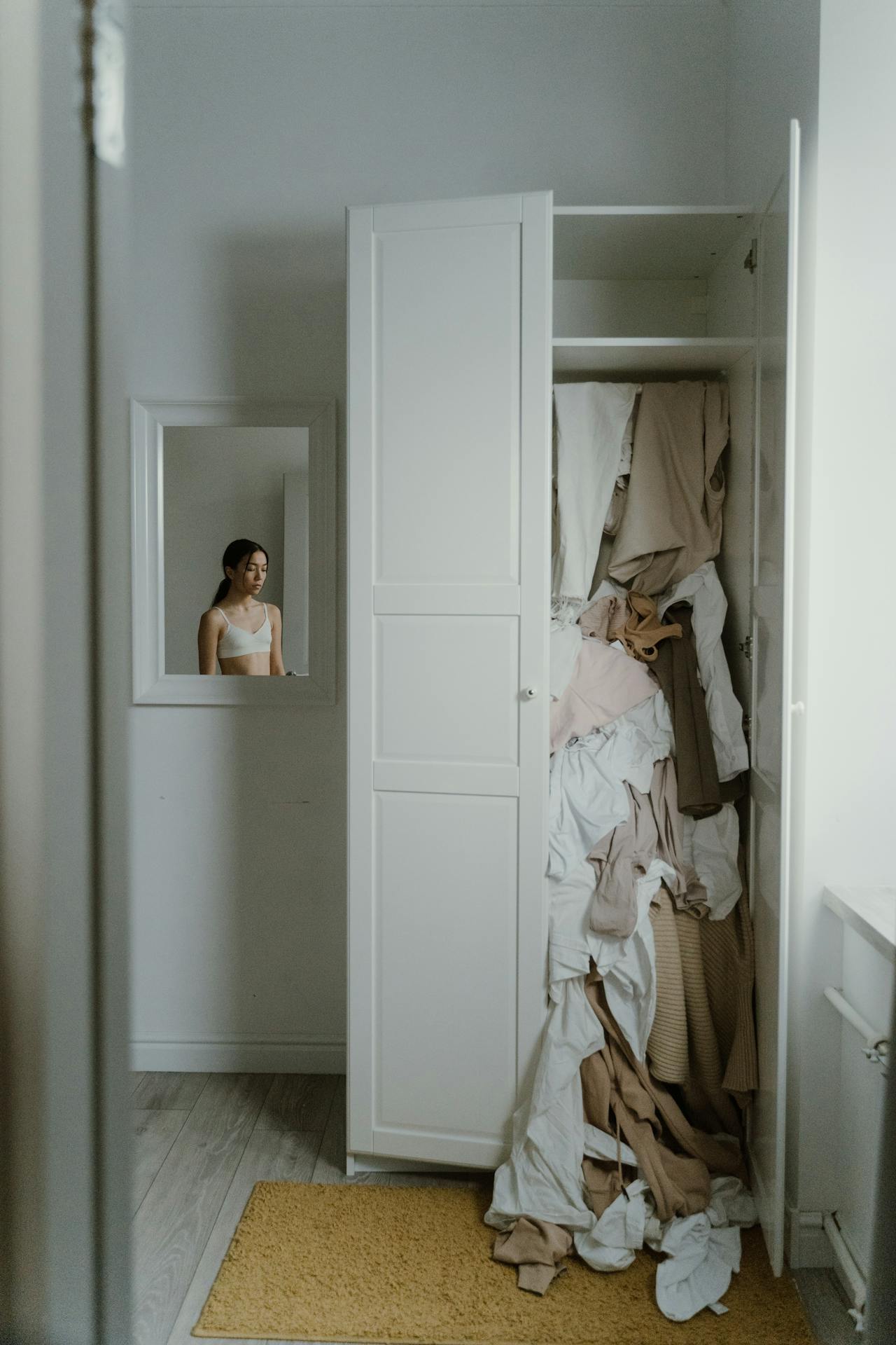 Storage Solutions That Transform A Cluttered Bedroom.